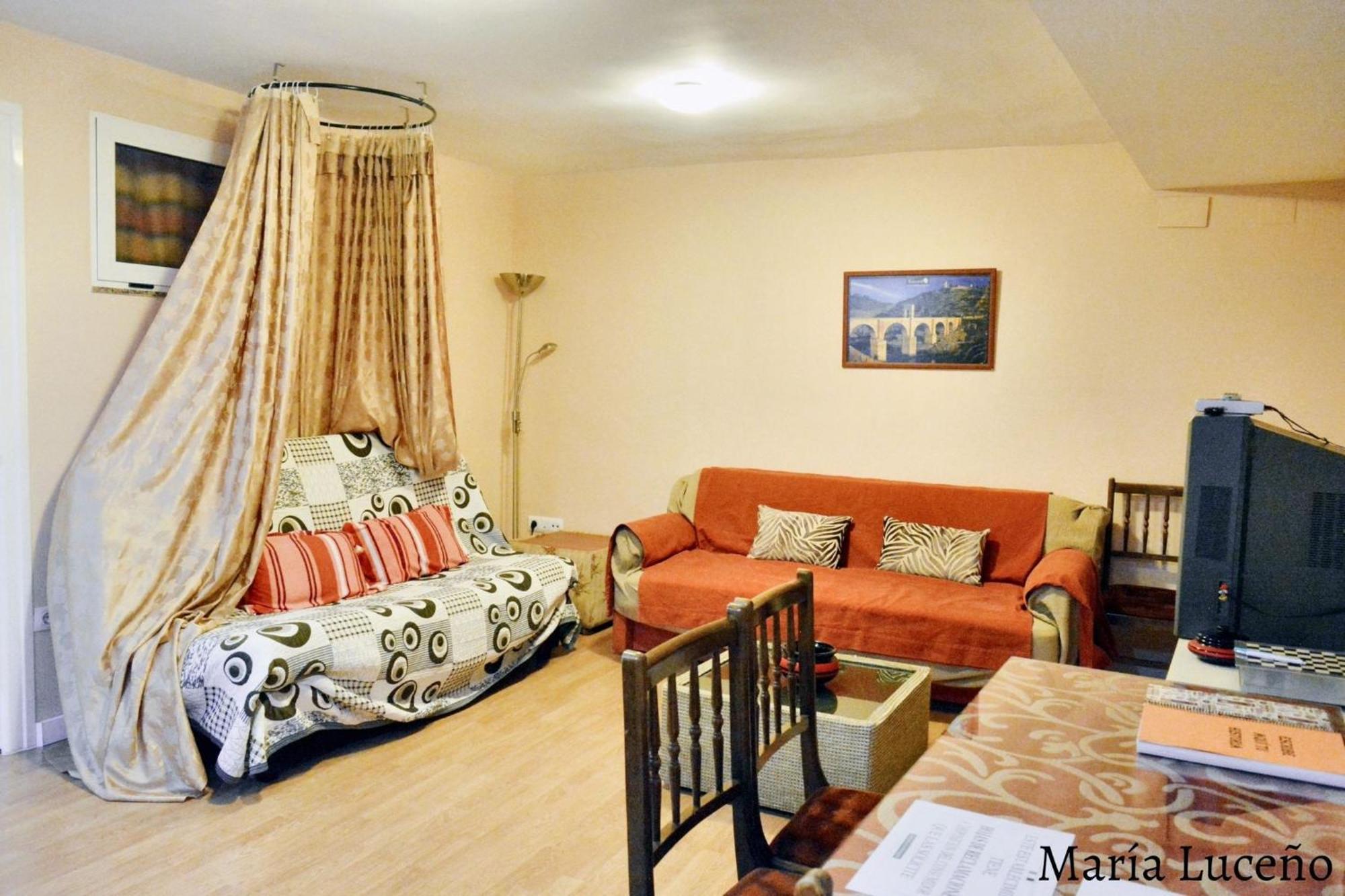 Comfortable Apartment In Caceres 55 M² Welcoming Terrace Exterior photo